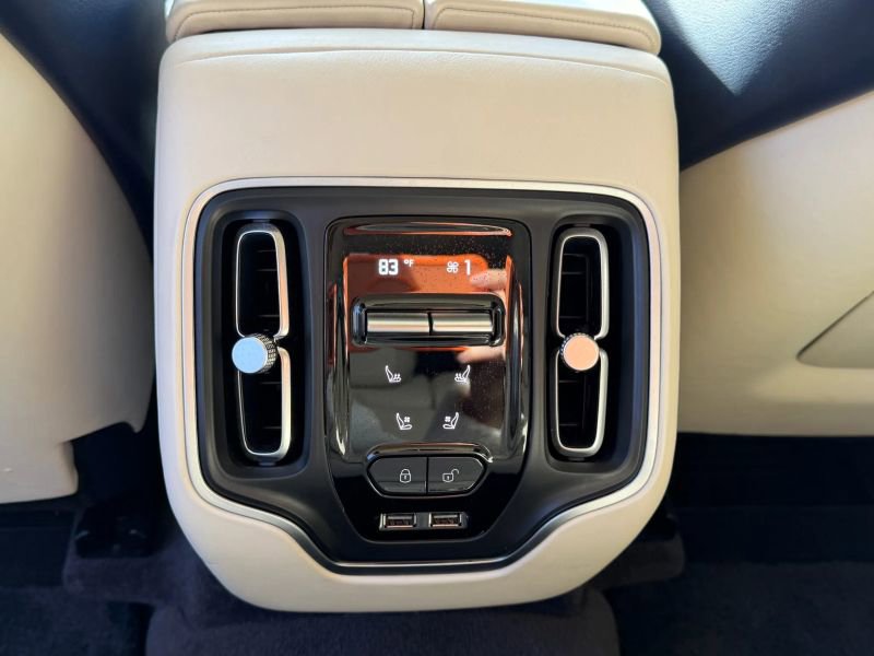 Used 2021 Aston Martin DBX Sport Utility 4D image 23