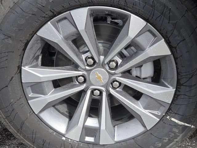 New 2027 Chevrolet Equinox LT w/ Convenience Package II FWD image 10