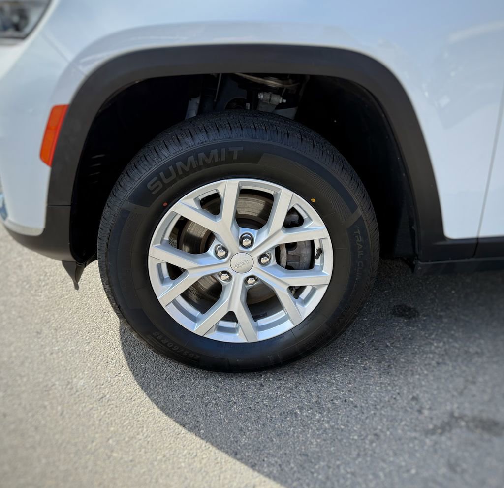 Used 2023 Jeep Grand Cherokee L Limited image 18