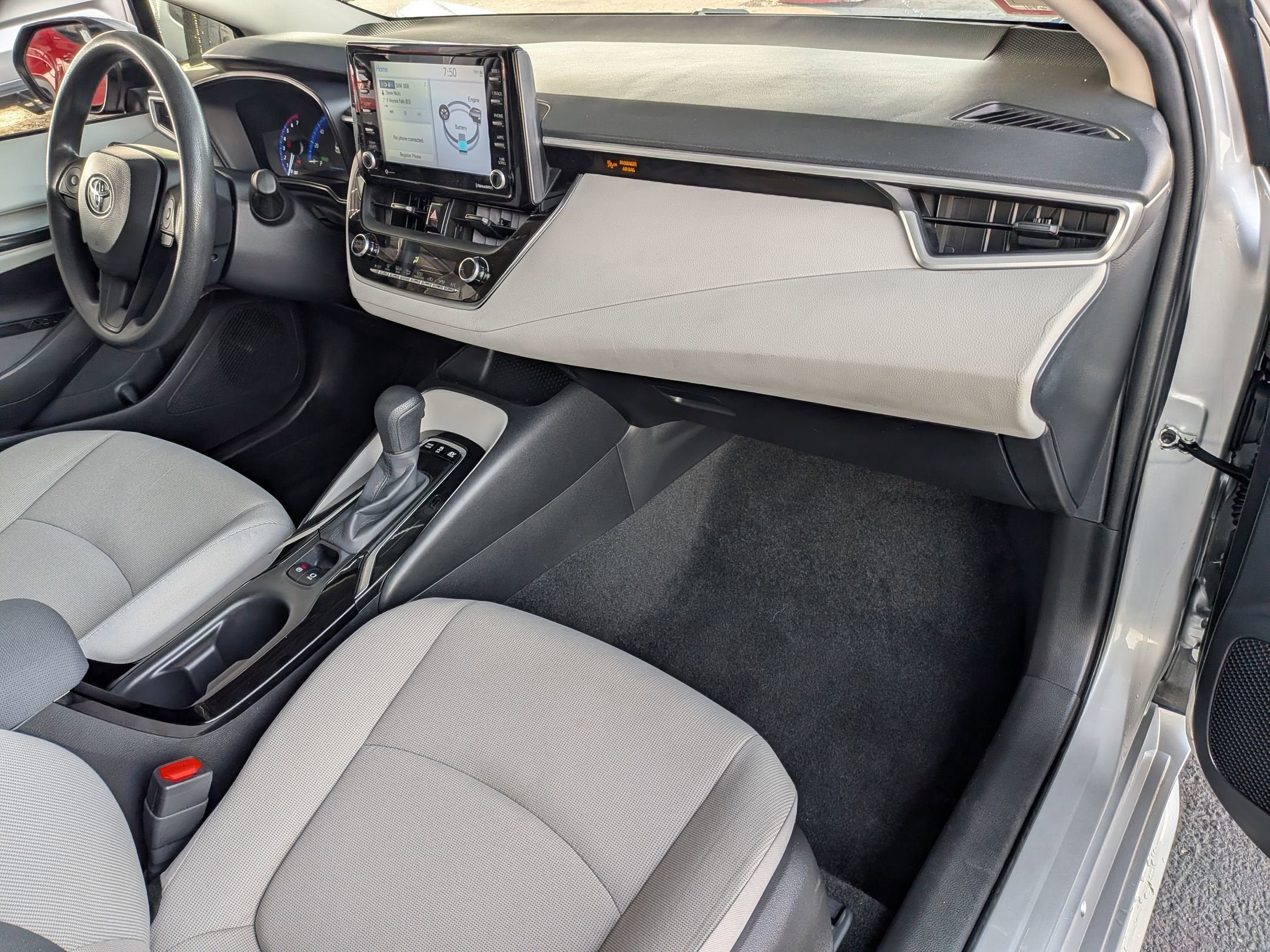 Certified 2022 Toyota Corolla LE FWD image 33