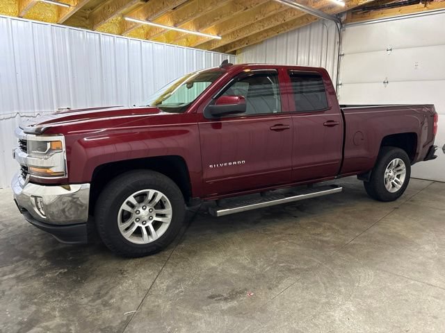 Used 2017 Chevrolet Silverado 1500 LT w/ All Star Edition AWD/4WD image 4