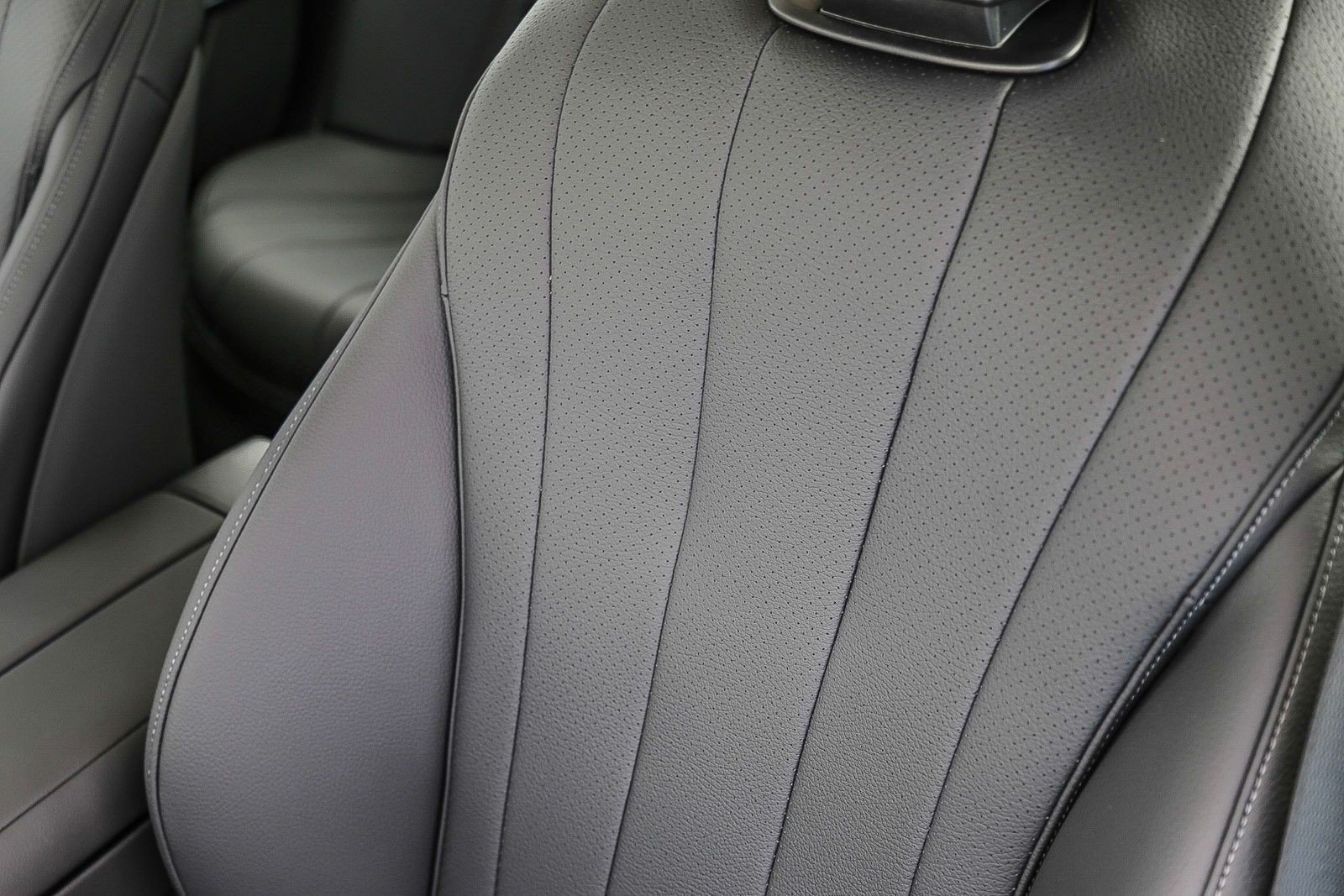 New 2024 Mercedes-Benz E 350 4MATIC Sedan image 23