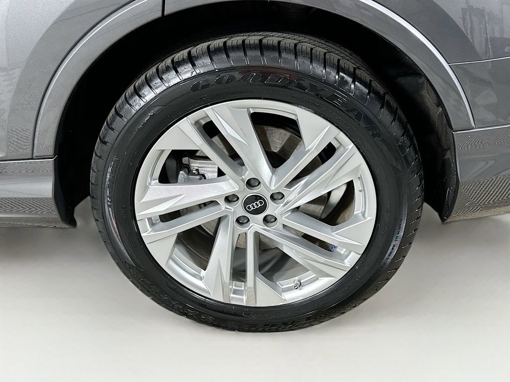 Used 2022 Audi Q7 3.0T Prestige AWD/4WD image 24