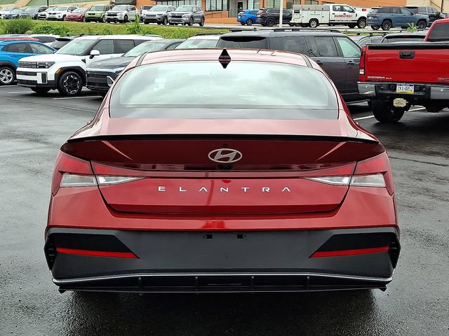 Certified 2025 Hyundai Elantra Sport FWD image 5