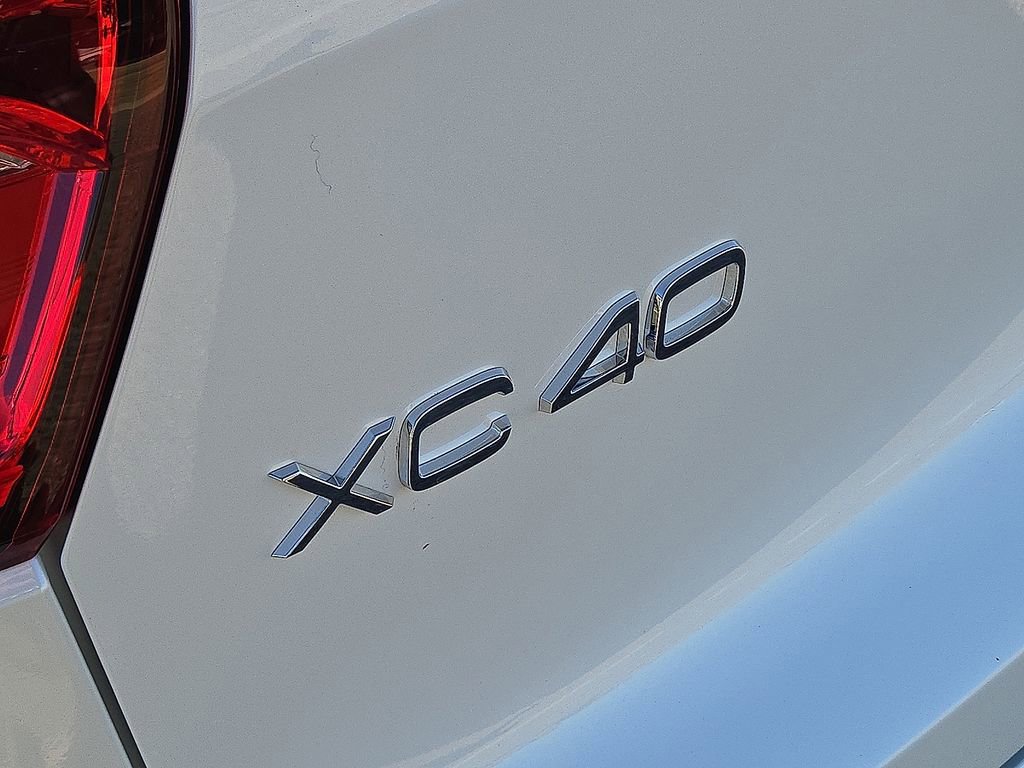 New 2026 Volvo XC40 B5 Plus w/ Protection Package Premier AWD/4WD image 11