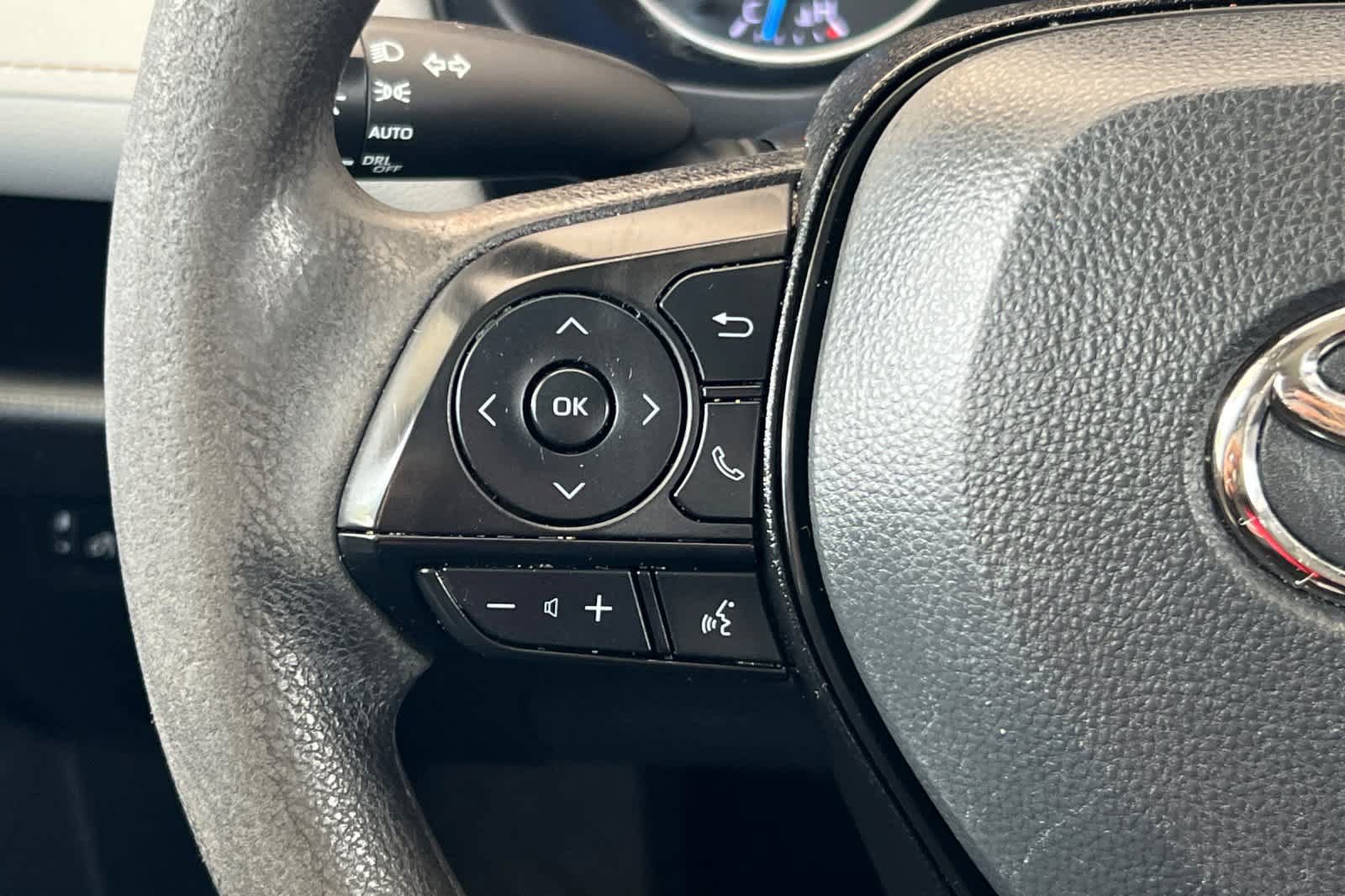 Used 2022 Toyota RAV4 XLE AWD/4WD image 26