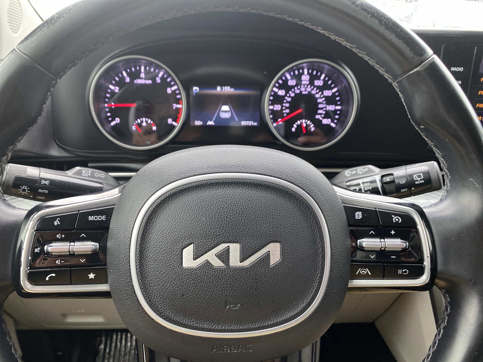 Used 2022 Kia Carnival LX FWD image 15