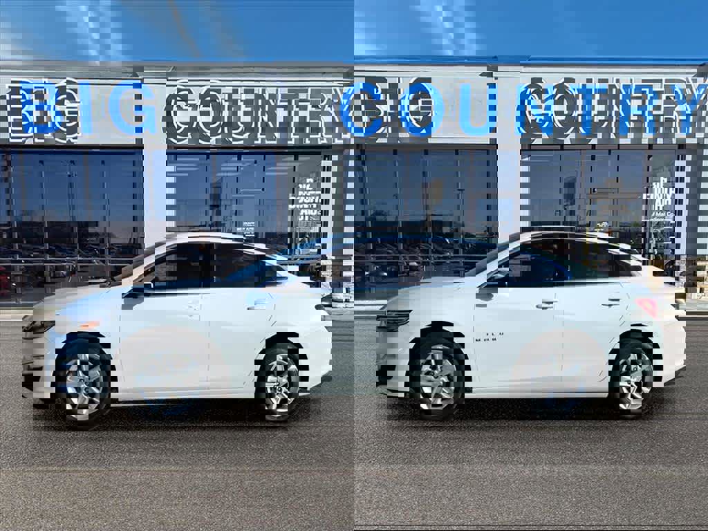 Used 2024 Chevrolet Malibu LS image 2