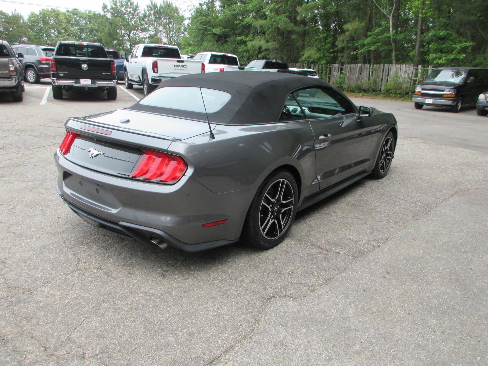 Used 2021 Ford Mustang Premium RWD image 5