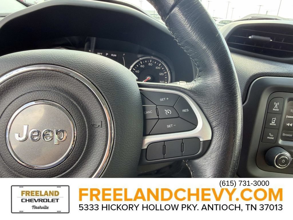 Used 2016 Jeep Renegade Latitude FWD image 27