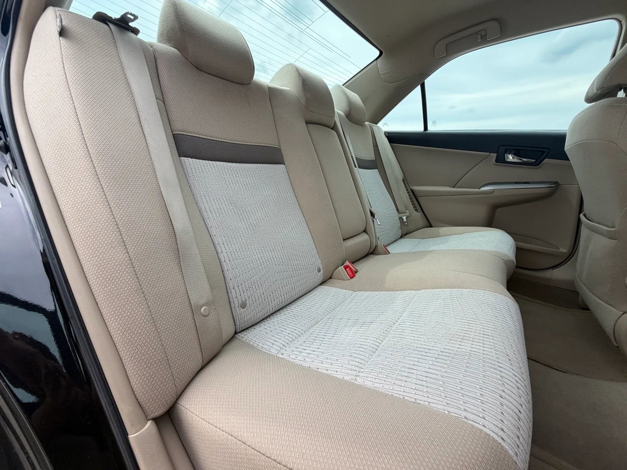Used 2012 Toyota Camry XLE w/ Convenience Pkg FWD image 37