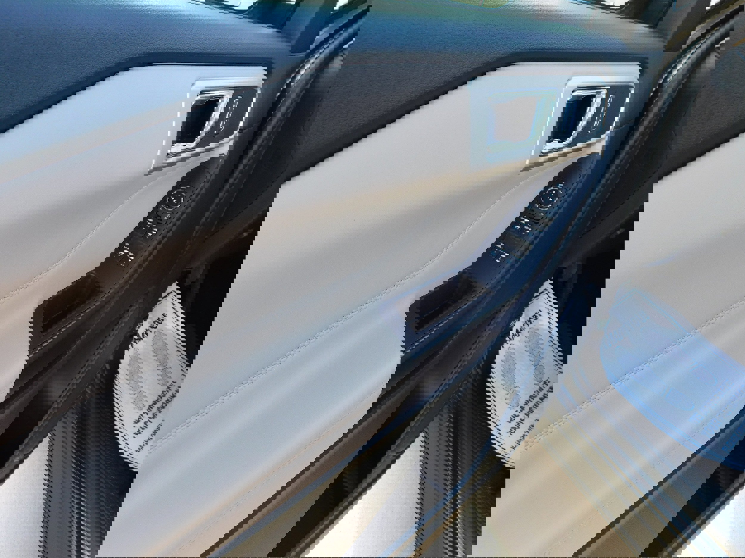 Used 2020 Ford Explorer XLT w/ Equipment Group 202A image 14