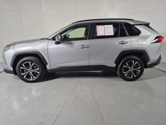 Certified 2020 Toyota RAV4 LE FWD image 2