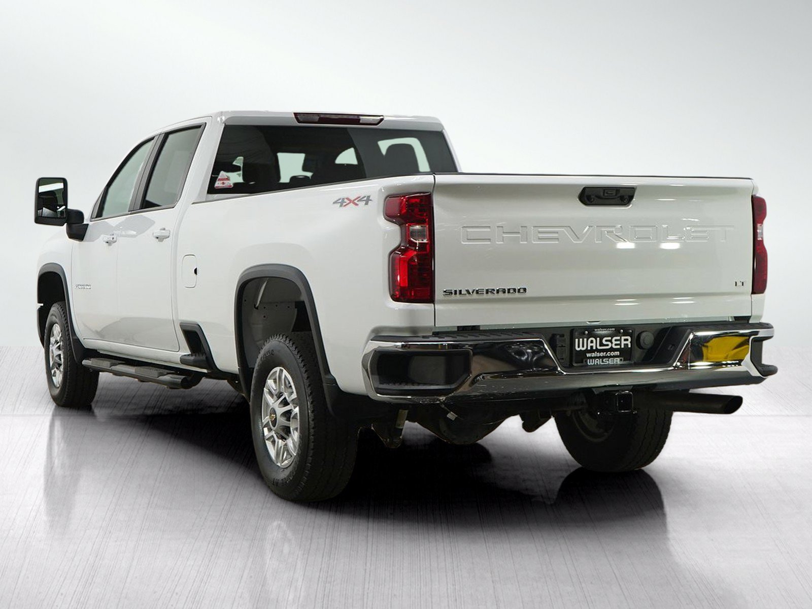 Used 2025 Chevrolet Silverado 2500 LT w/ Convenience Package AWD/4WD image 4
