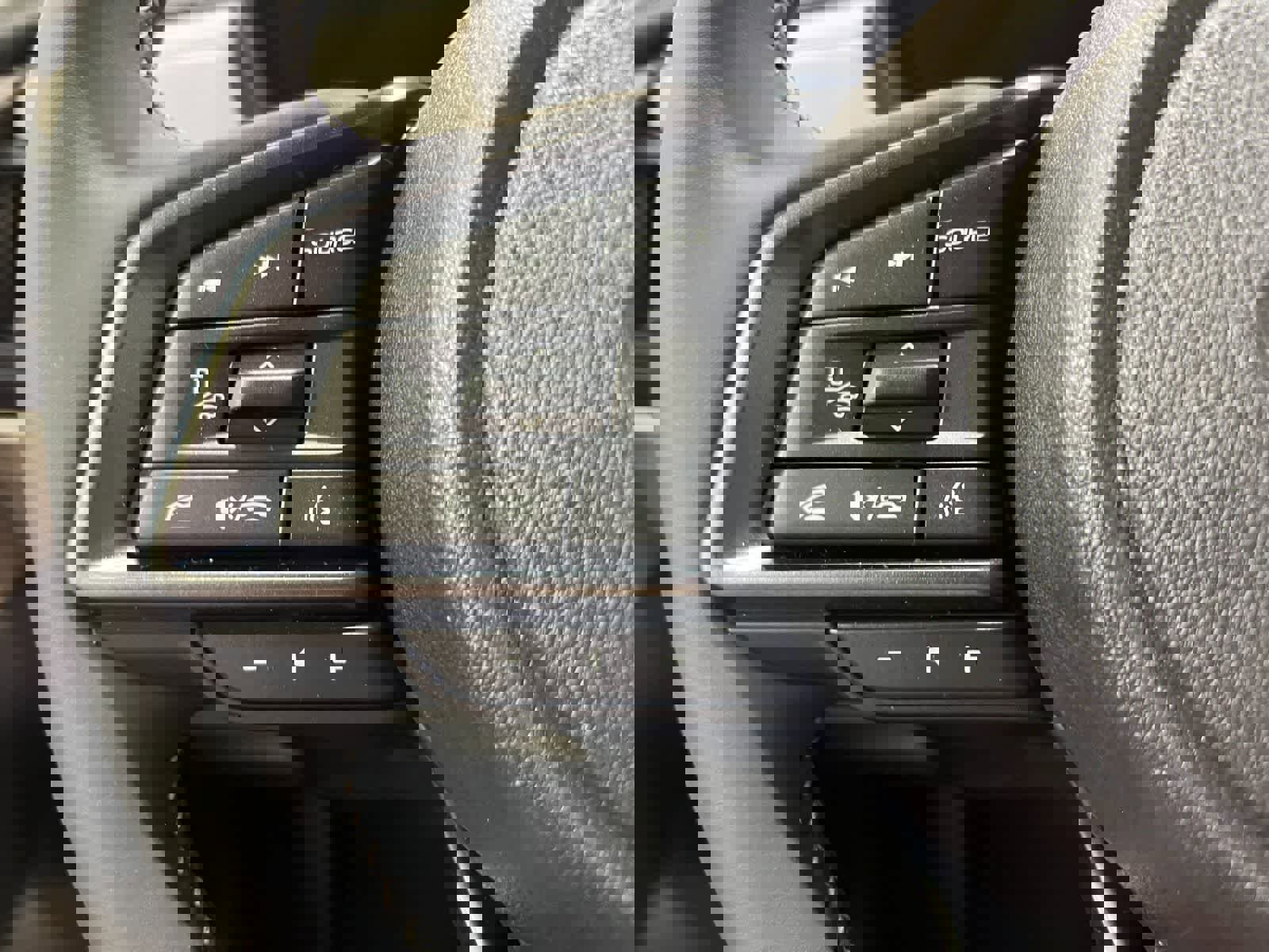 Used 2025 Subaru Forester Limited AWD/4WD image 17