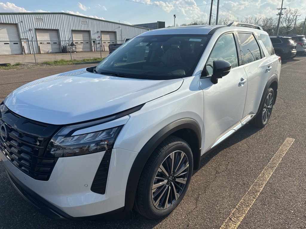 New 2026 Nissan Pathfinder Platinum image 9