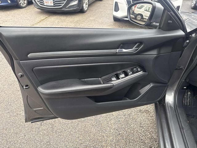 Used 2023 Nissan Altima 2.5 SV image 18