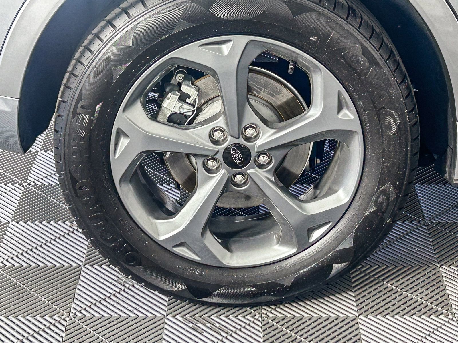 Used 2024 Ford Escape ST-Line image 11