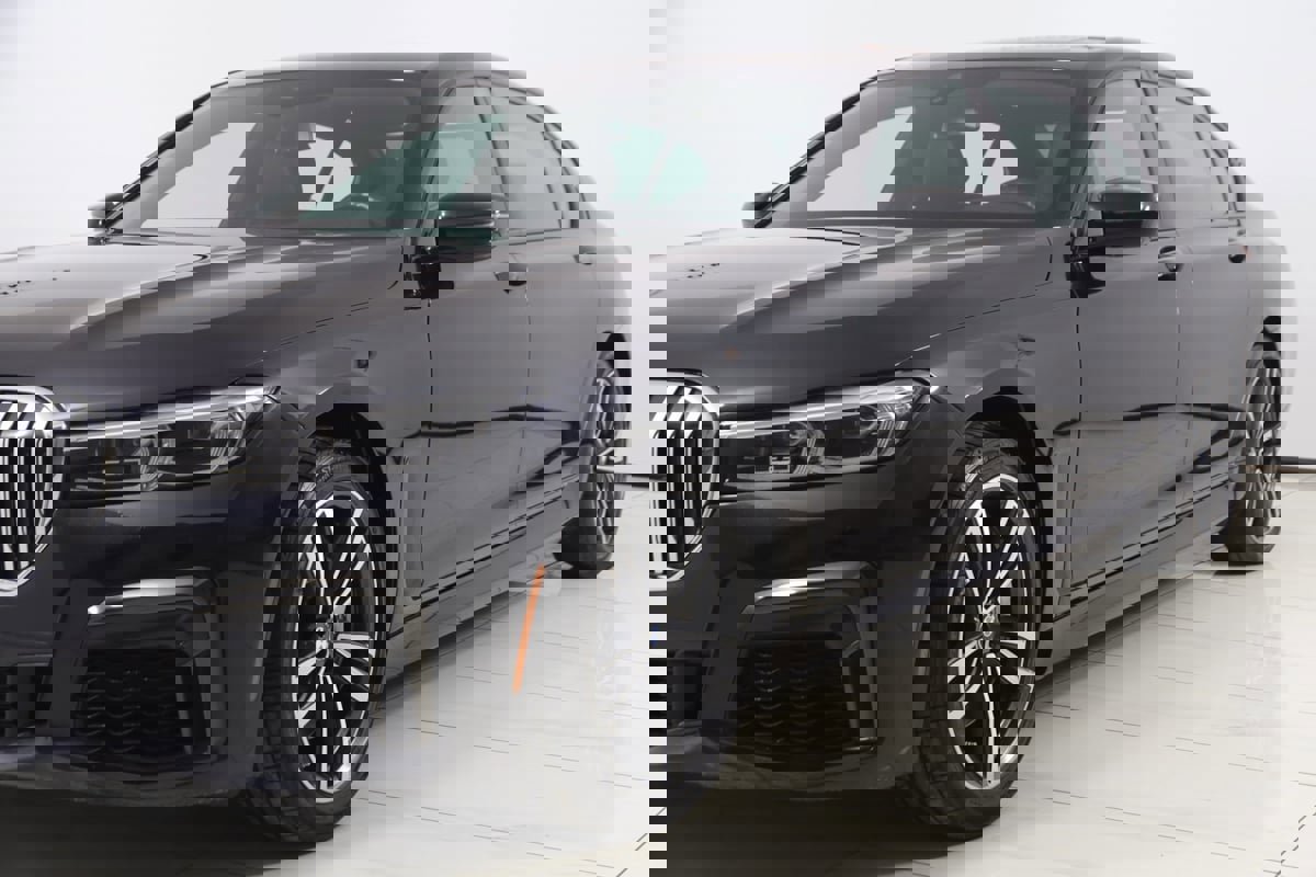 Used 2022 BMW 750i xDrive w/ M Sport Package image 73