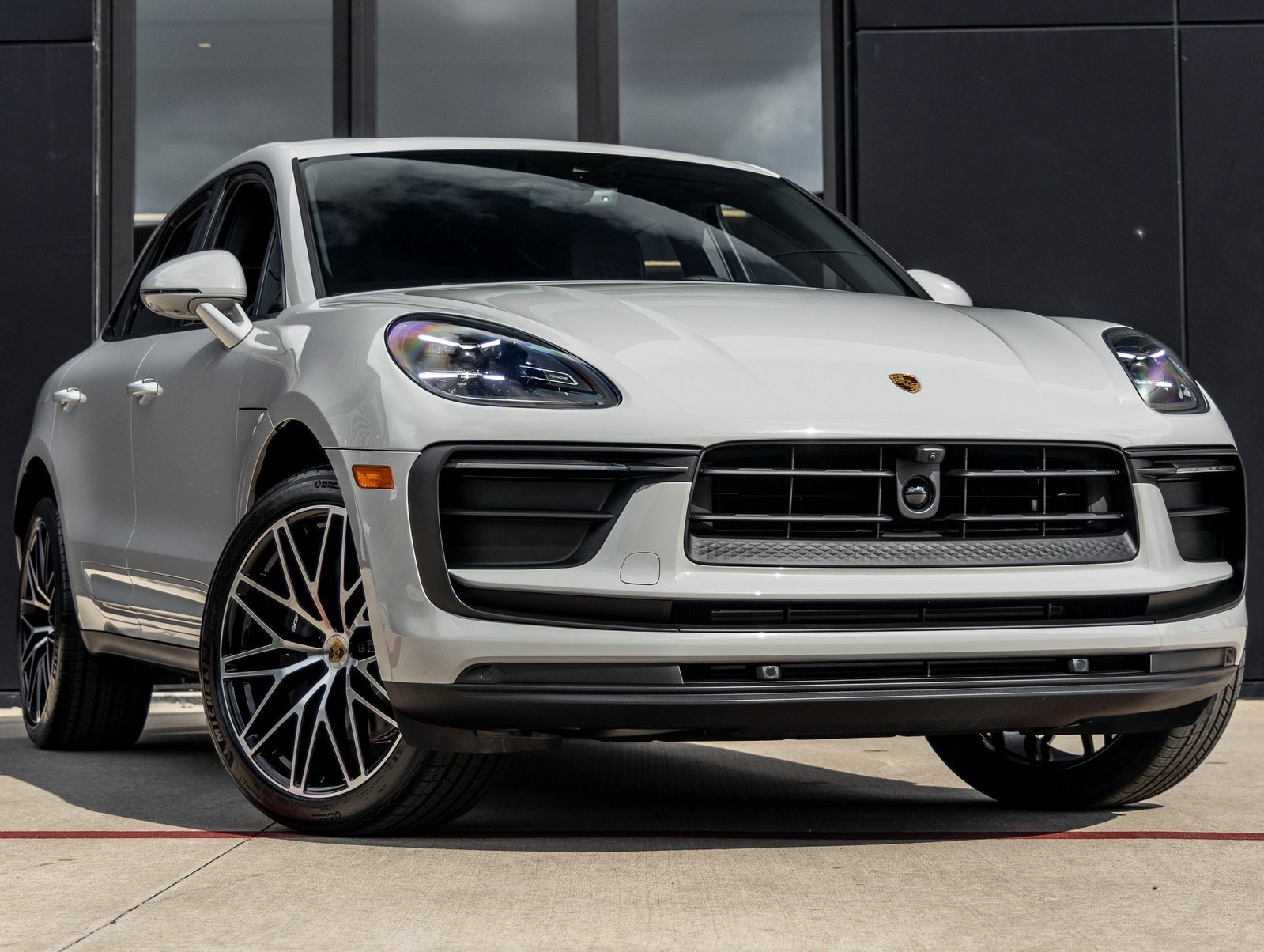 New 2026 Porsche Macan image 6