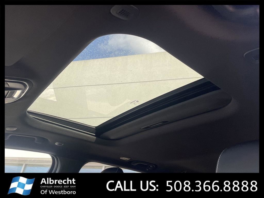 New 2026 Jeep Grand Cherokee Altitude AWD/4WD image 23