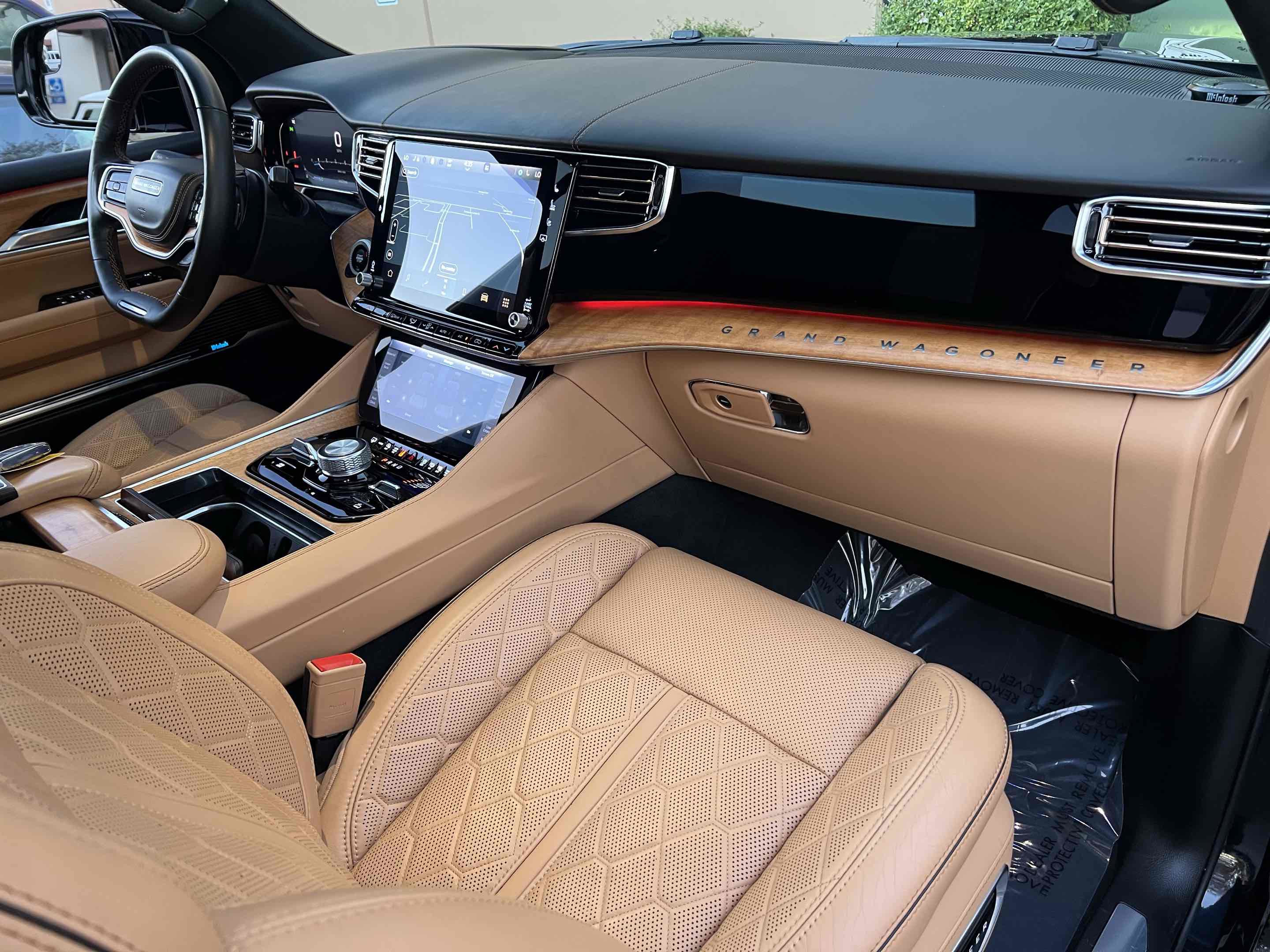 Used 2023 Jeep Grand Wagoneer L Series III image 25