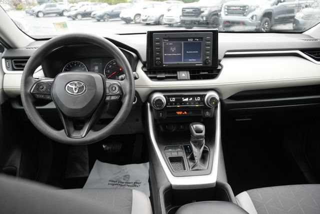 Used 2022 Toyota RAV4 XLE FWD image 19