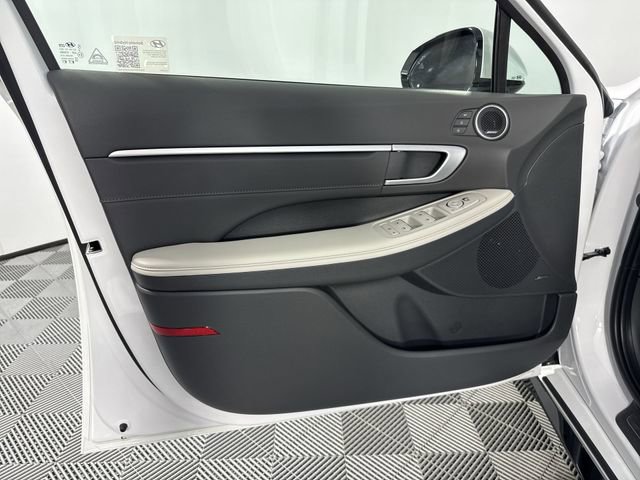 Used 2025 Hyundai Sonata Limited image 41
