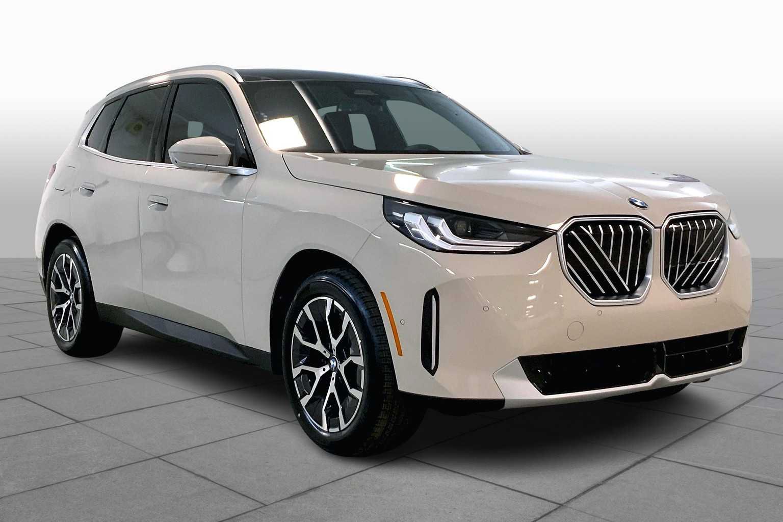 Used 2025 BMW X3 xDrive30i w/ Premium Package AWD/4WD image 2