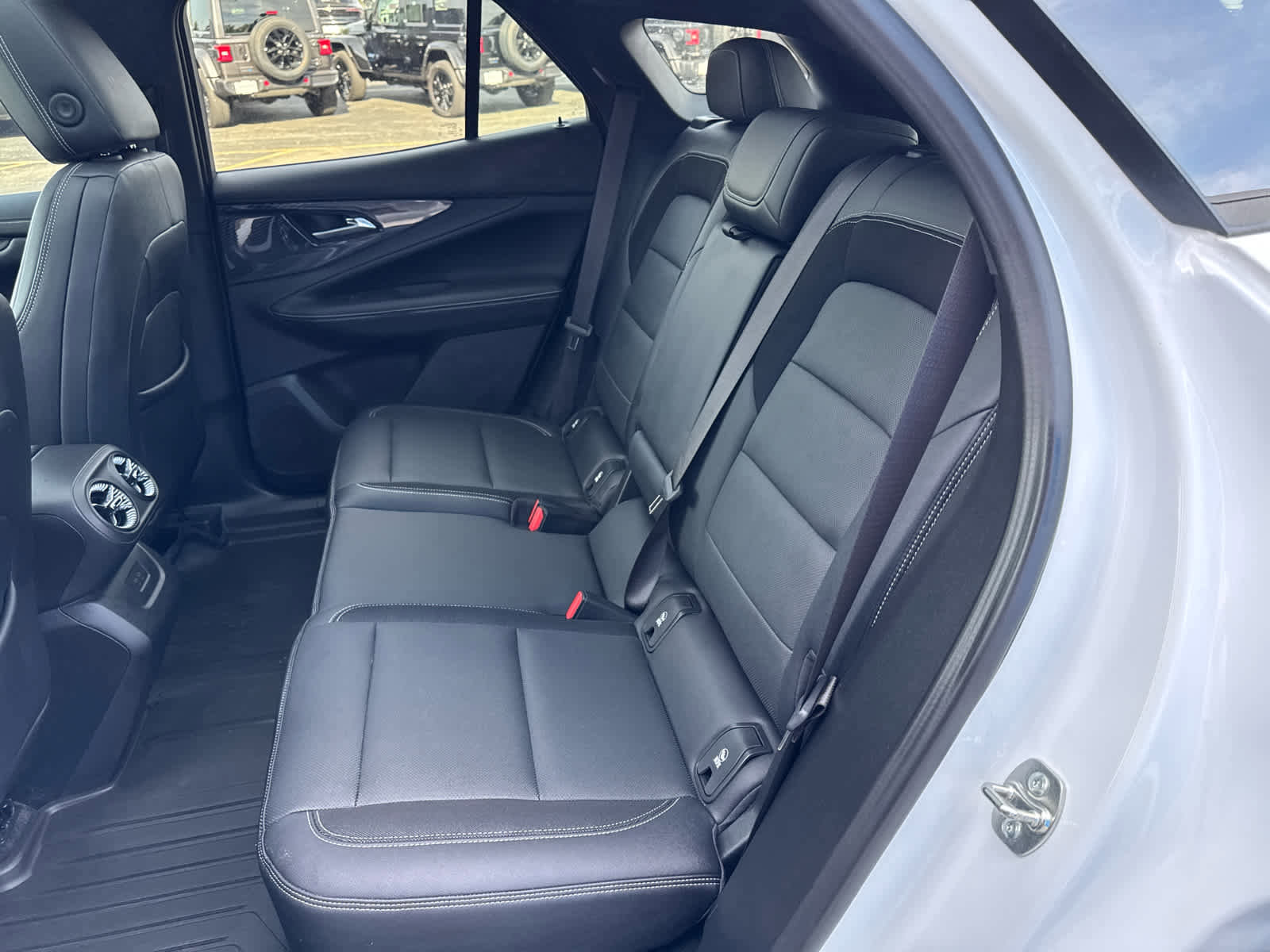 Used 2024 Chevrolet Blazer EV LT AWD/4WD image 19