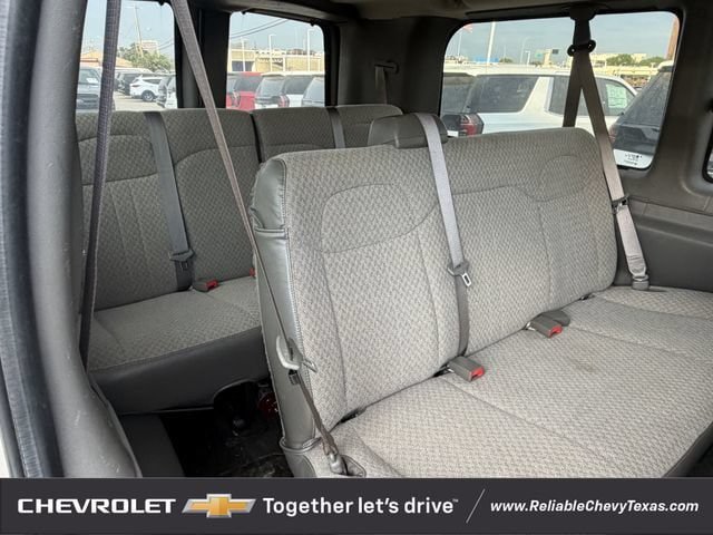 Used 2015 Chevrolet Express 2500 LS RWD image 31