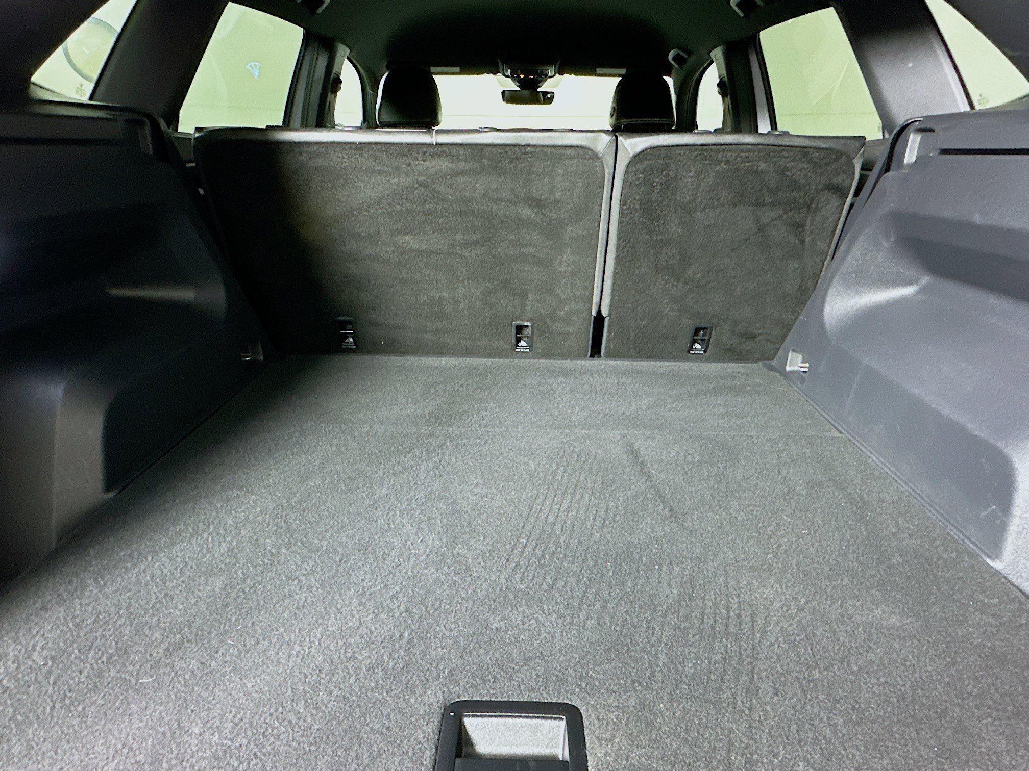 Used 2024 Volkswagen Atlas Cross Sport SE image 31