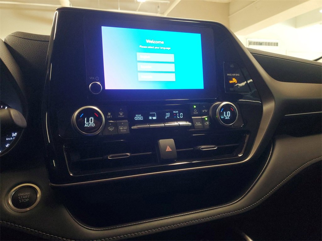 Certified 2024 Toyota Highlander LE image 28