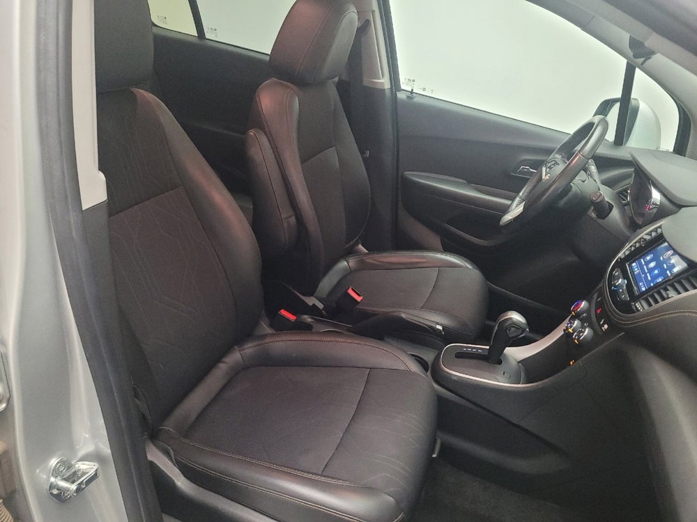 Used 2018 Chevrolet Trax LT w/ LT Convenience Package image 21