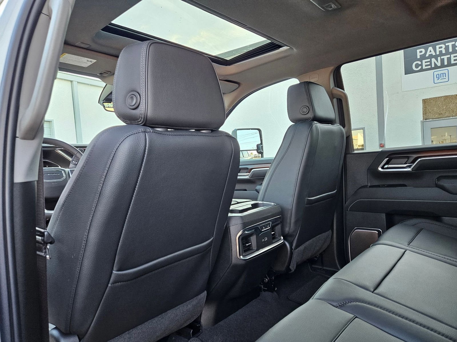 New 2026 GMC Sierra 2500 Denali w/ Denali Reserve Package AWD/4WD image 25