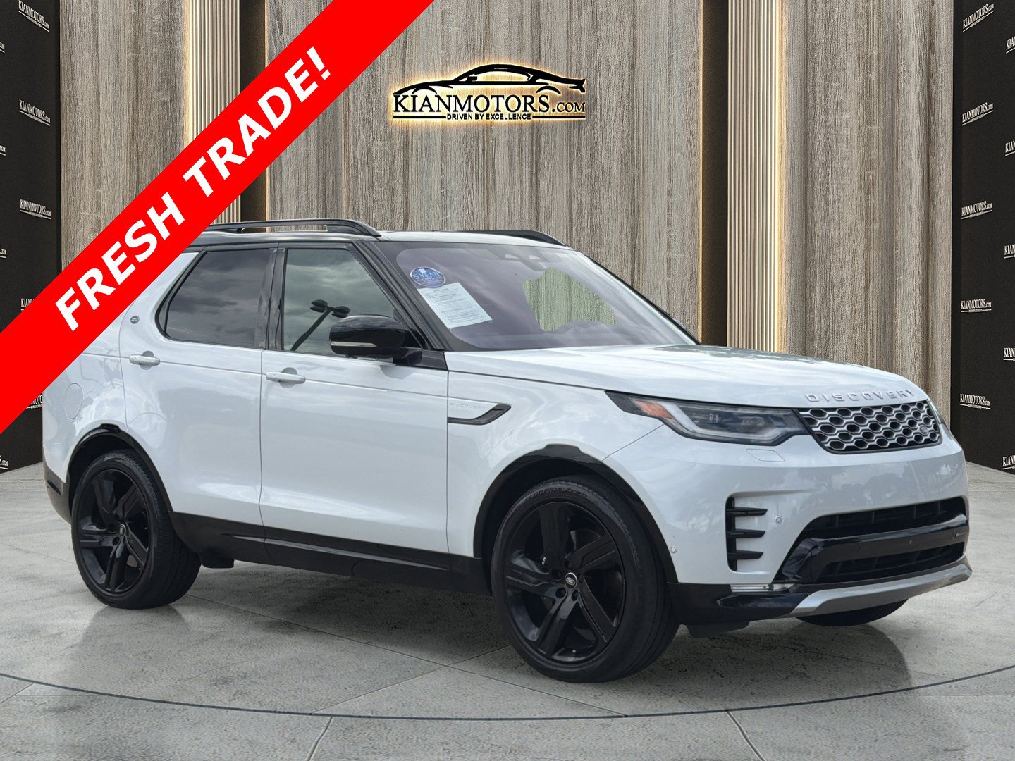 Used 2023 Land Rover Discovery Metropolitan Edition AWD/4WD 360° Tour