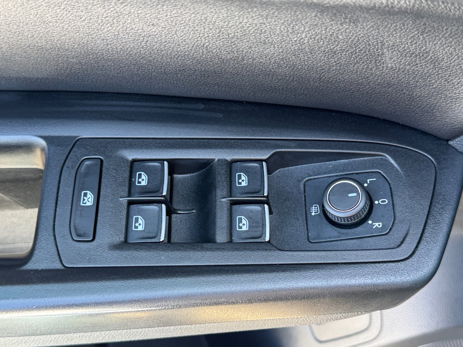 Used 2019 Volkswagen Atlas SE FWD image 11