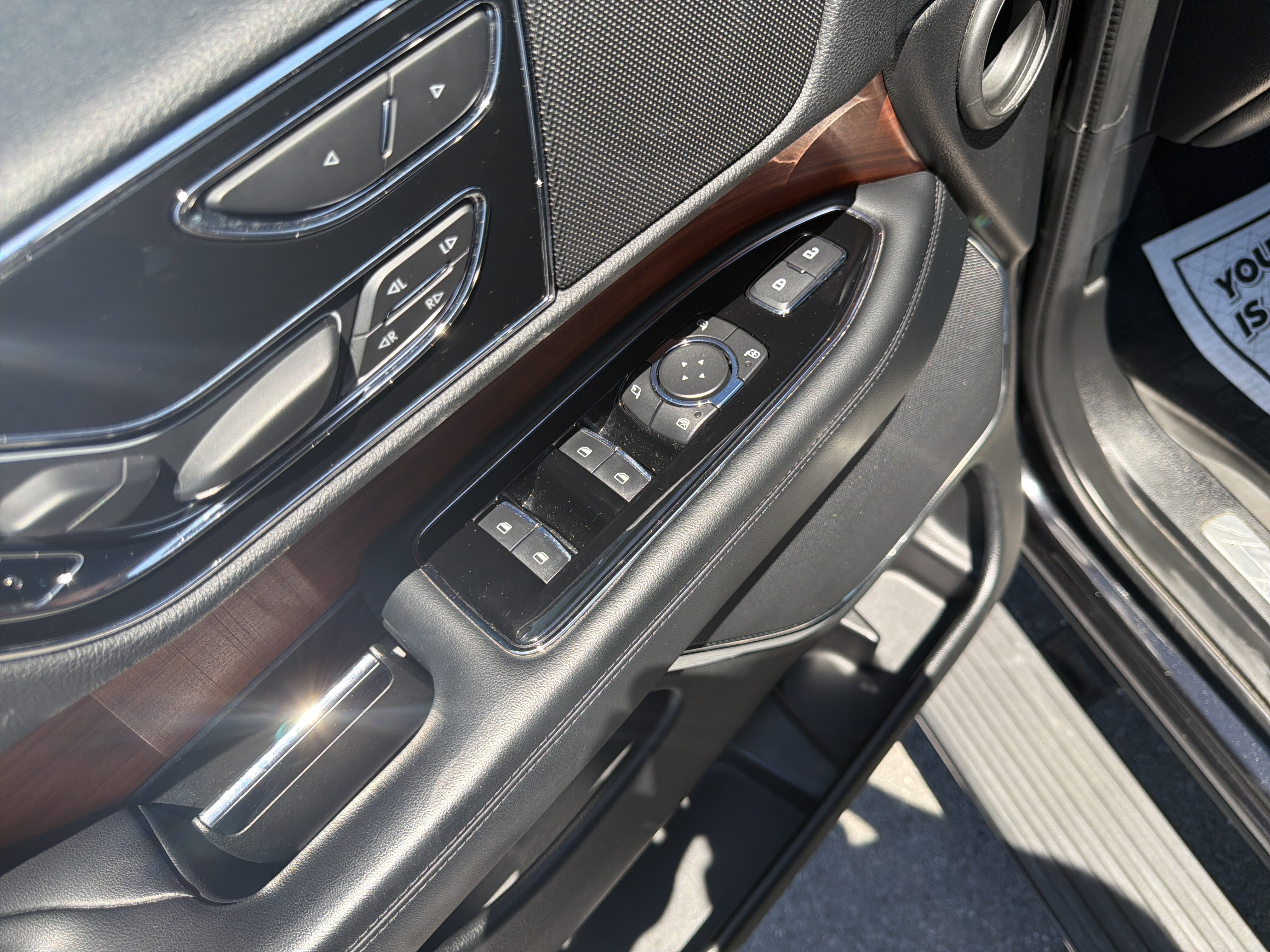 Used 2019 Lincoln Navigator Reserve AWD/4WD image 17