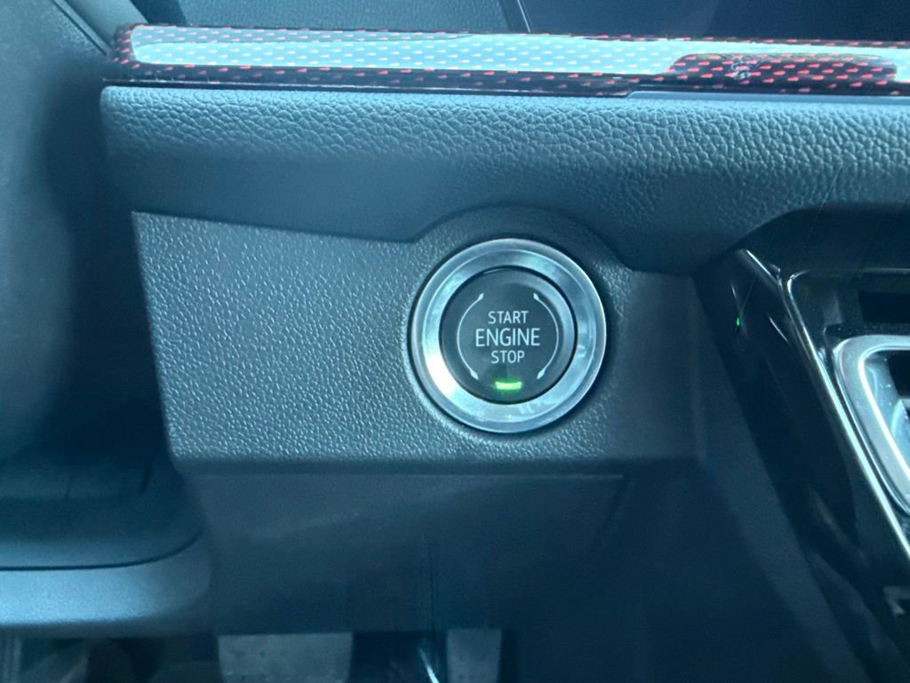Used 2025 Chevrolet Traverse RS AWD/4WD image 26