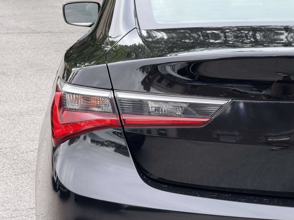 Used 2019 Acura ILX w/ Premium Package FWD image 13
