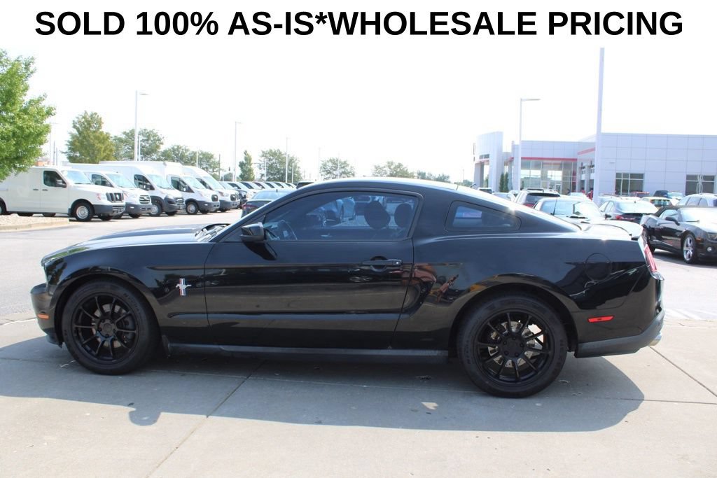Used 2012 Ford Mustang Premium RWD image 4