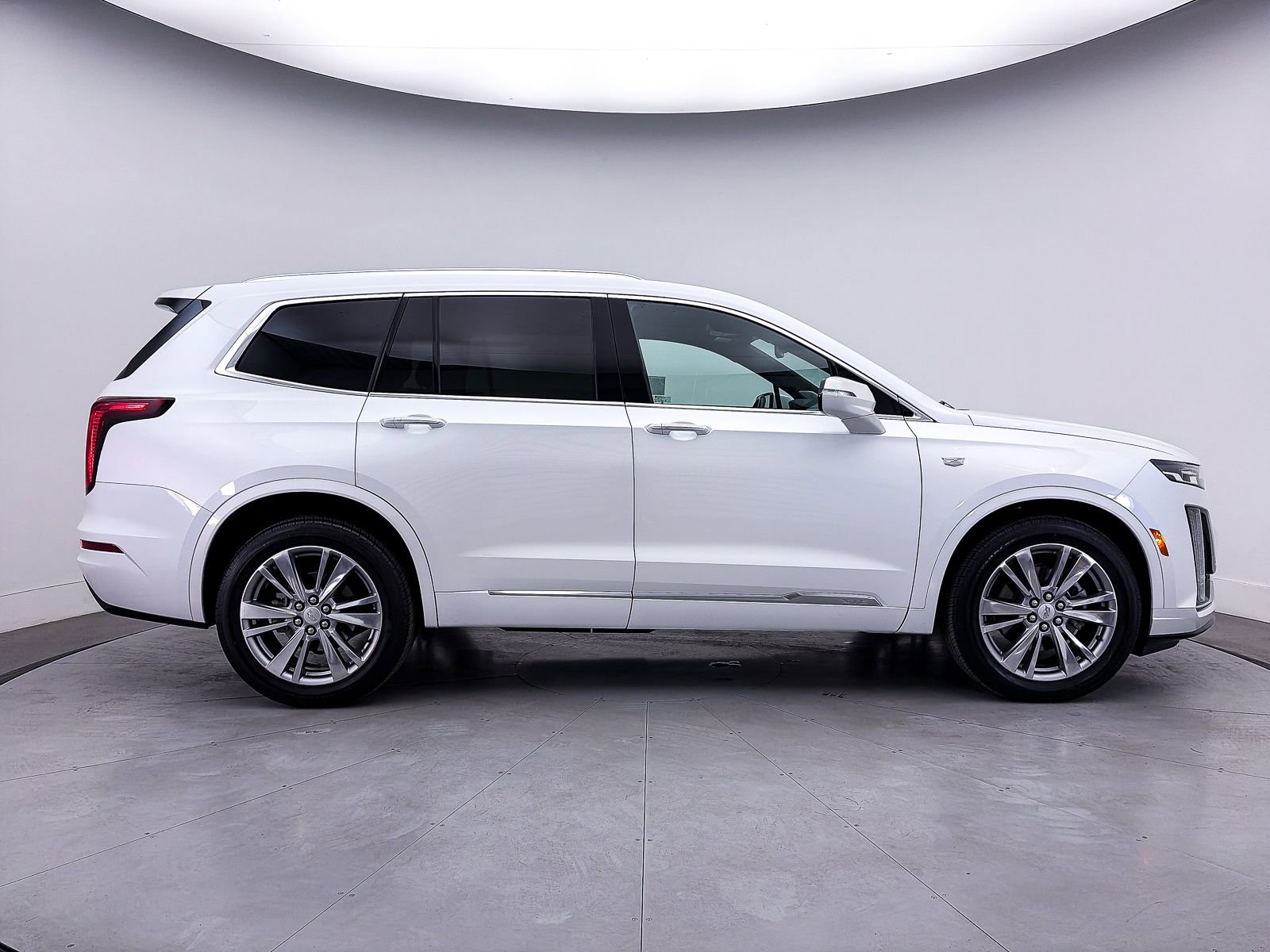 Used 2023 Cadillac XT6 Premium Luxury FWD image 44