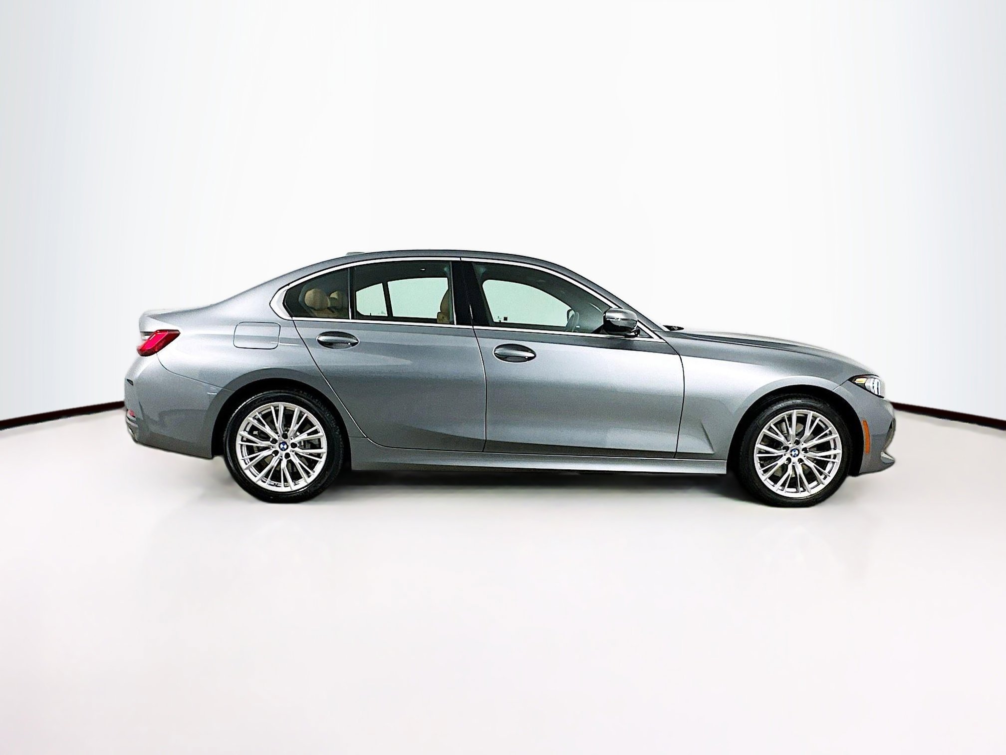Used 2024 BMW 330i xDrive Sedan w/ Premium Package image 10