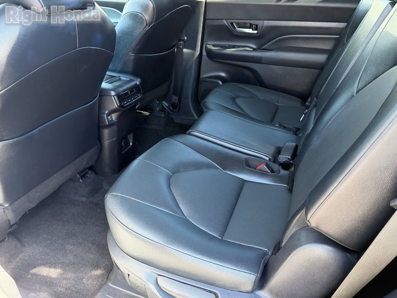 Used 2025 Toyota Grand Highlander AWD image 17