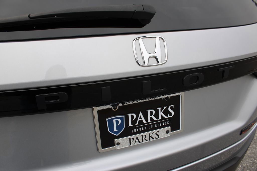 Used 2025 Honda Pilot TrailSport image 58