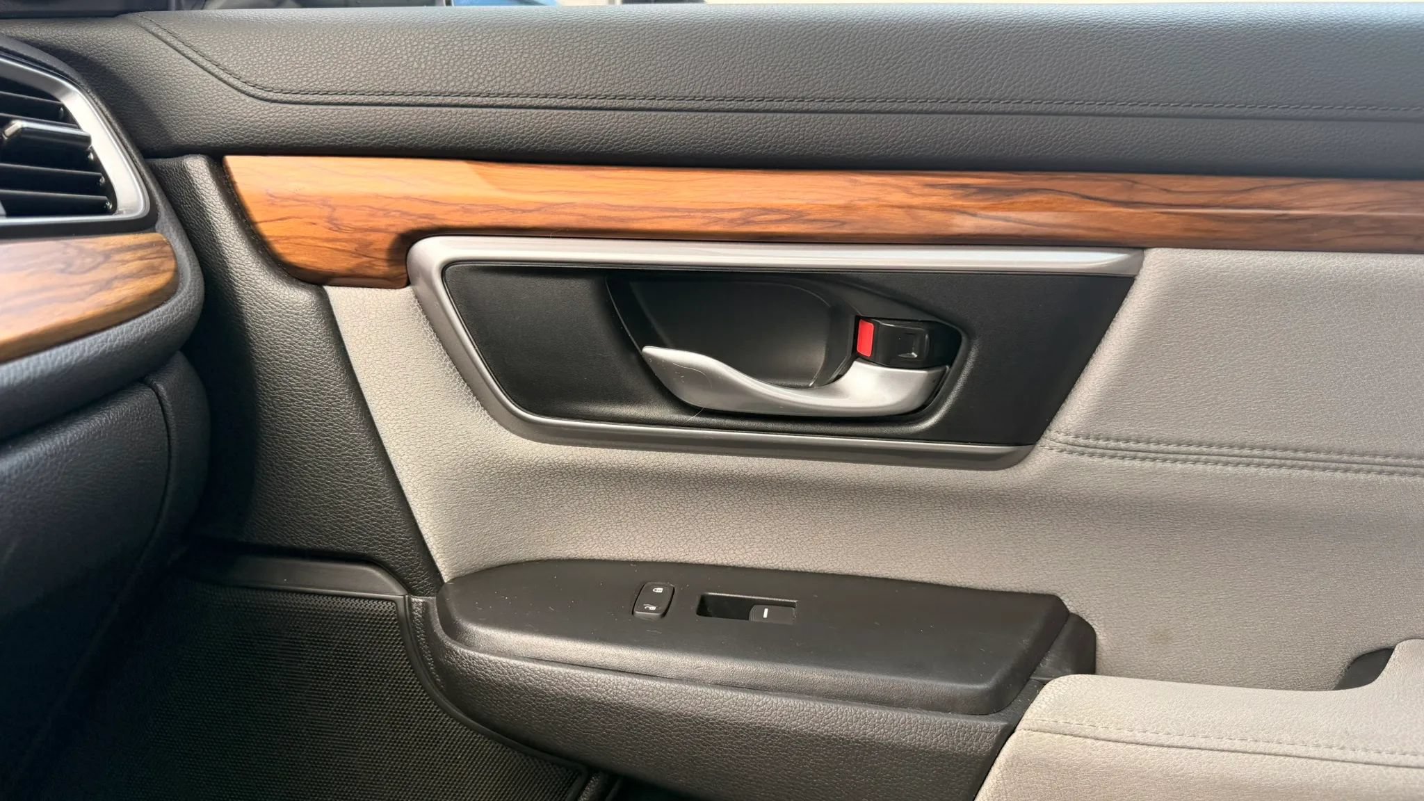 Used 2018 Honda CR-V EX image 25