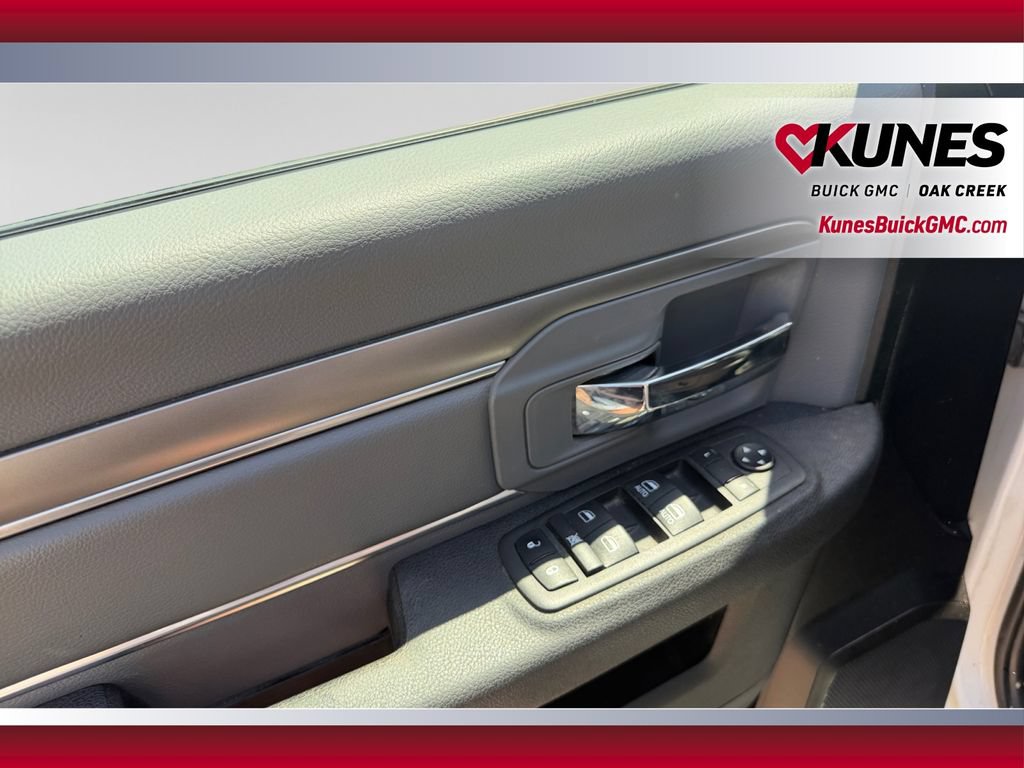 Used 2022 RAM 1500 Classic SLT AWD/4WD image 21