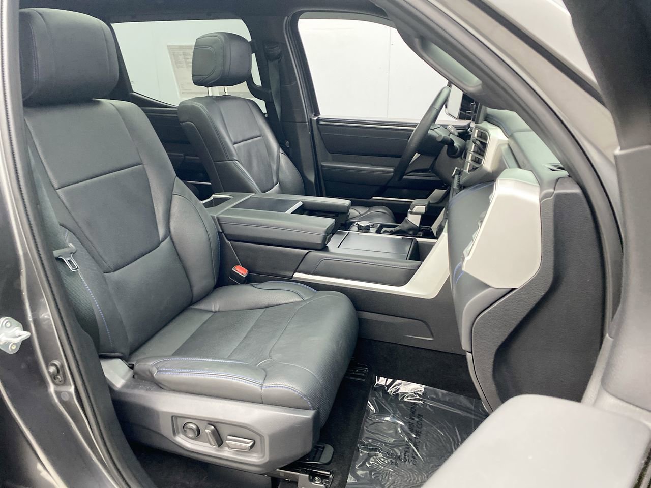 Used 2025 Toyota Tundra Platinum AWD/4WD image 23