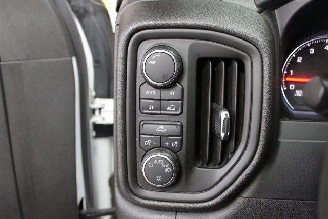 Used 2019 Chevrolet Silverado 1500 Custom w/ Custom Value Package AWD/4WD image 6
