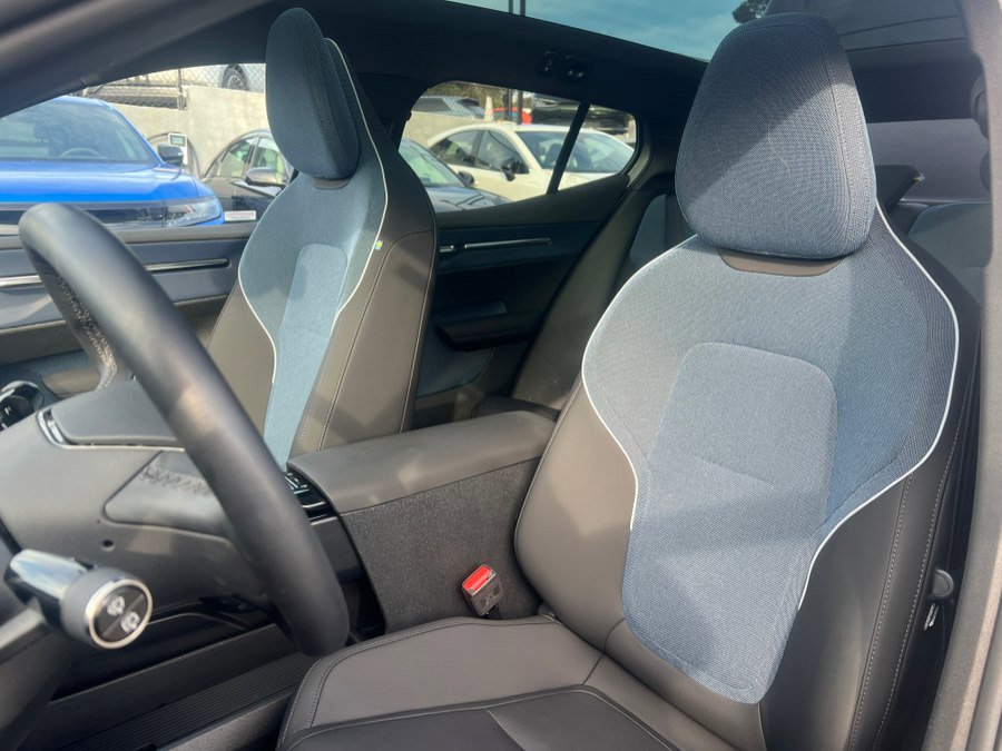 Used 2025 Volvo EX30 Ultra image 16